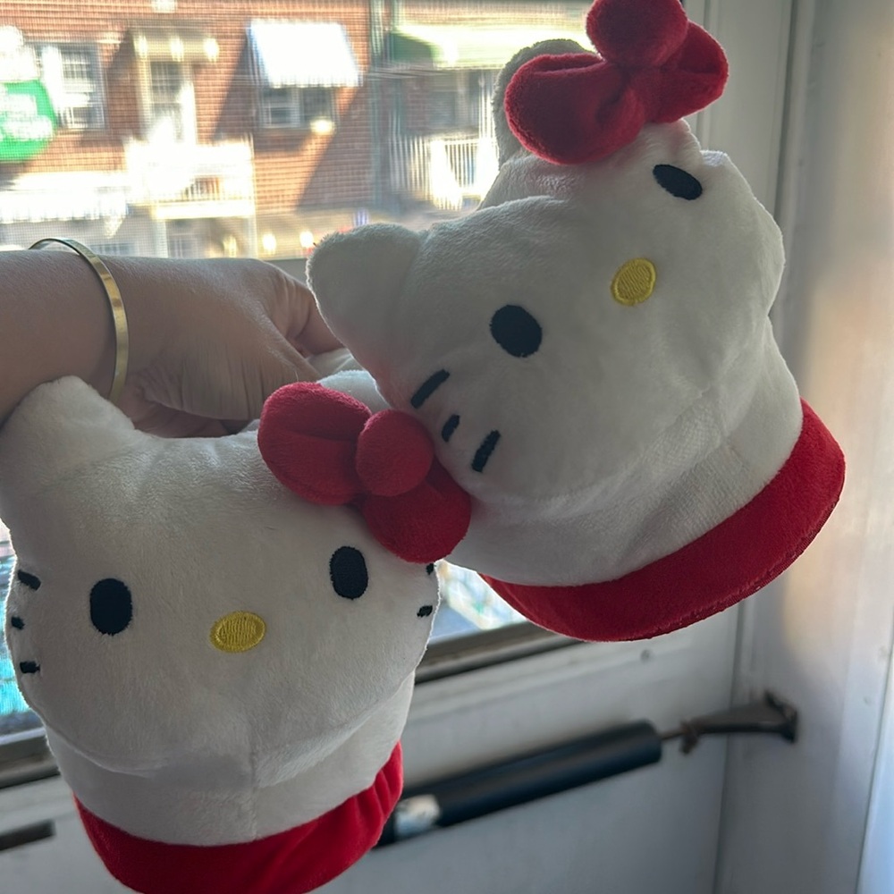 Hello kitty slippers